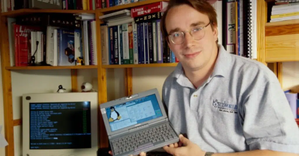 Linus Torvalds with Linux mini laptop